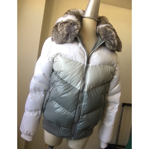 CC Puffer Winter Jacket Size Small with Removable Collar - Picture 4 of 8